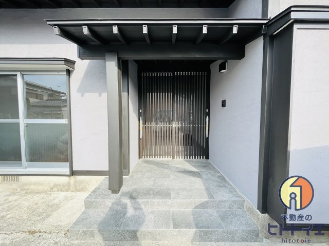 三潴郡大木町中古住宅のエントランス