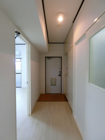 マンションもえぎの玄関