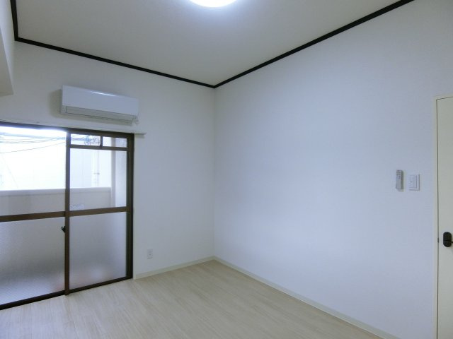 マンションもえぎの洋室|
