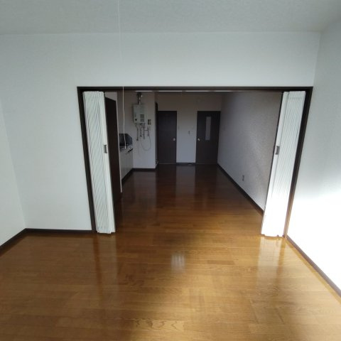 ファーストの内装