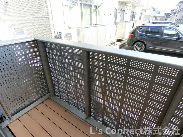 【バルコニー】 | エクセルシオール吉岡南Ｂ | 晴れた日には洗濯物もたくさん干せます。