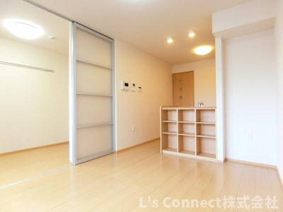 【居間・リビング】 | エクセルシオール吉岡南Ｂ | ９．１帖のＬＤＫ。カウンターキッチンです。