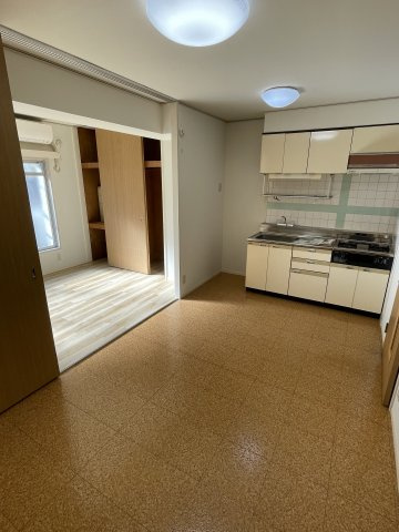 【居間・リビング】 | エラール駒場 | ★落ち着いた内装の快適なくつろぎ空間★