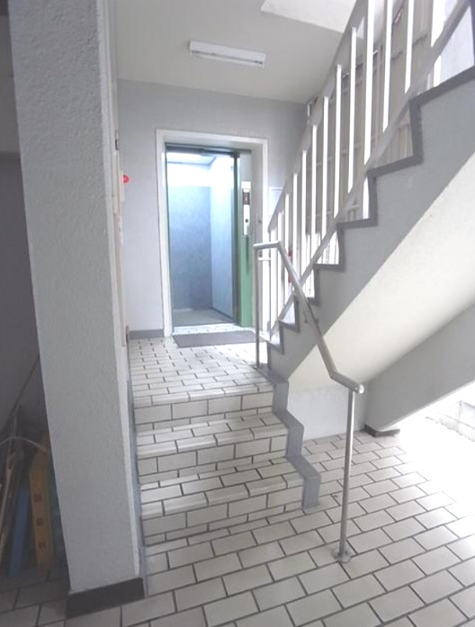 【エントランス】