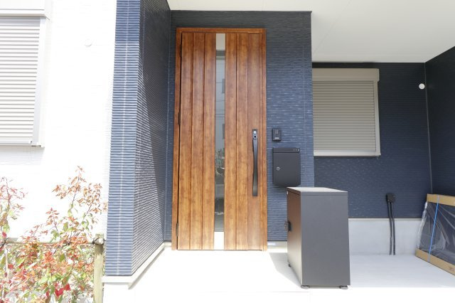 サンヴィータの玄関|専用宅配ボックス完備