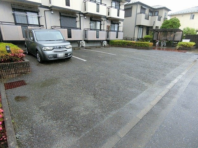 ハートフルライフの駐車場