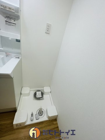 RENATUS CALERO(リナトゥス カレロ)の洗面所|洗濯機置き場。脱いだらすぐポイできます。