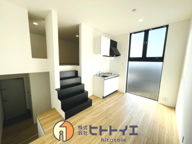 RENATUS CALERO(リナトゥス カレロ)の居間・リビング|天上高2.63ｍゆとりの居住空間