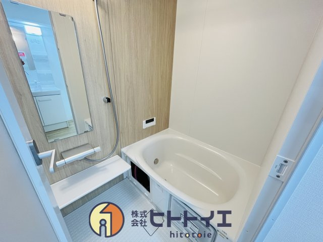 RENATUS CALERO(リナトゥス カレロ)の浴室|ゆったりとくつろげるお風呂です。