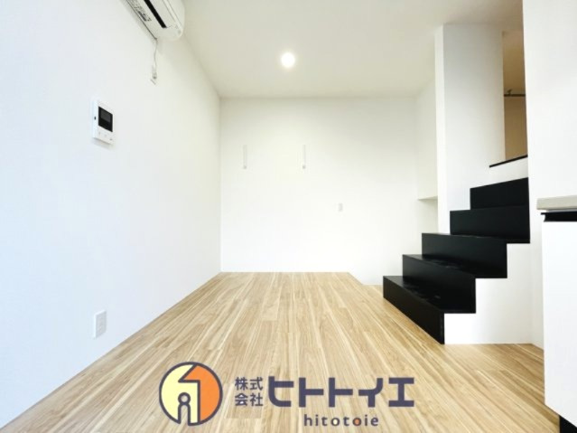 RENATUS CALERO(リナトゥス カレロ)の居間・リビング|ナチュラルな心地よさが広がる住空間