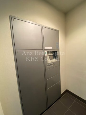【その他共用部分】 | ララプレイス　OSAKA　WEST　PRIME | エントランスには荷物の受け取りに便利な宅配ボックス設置！