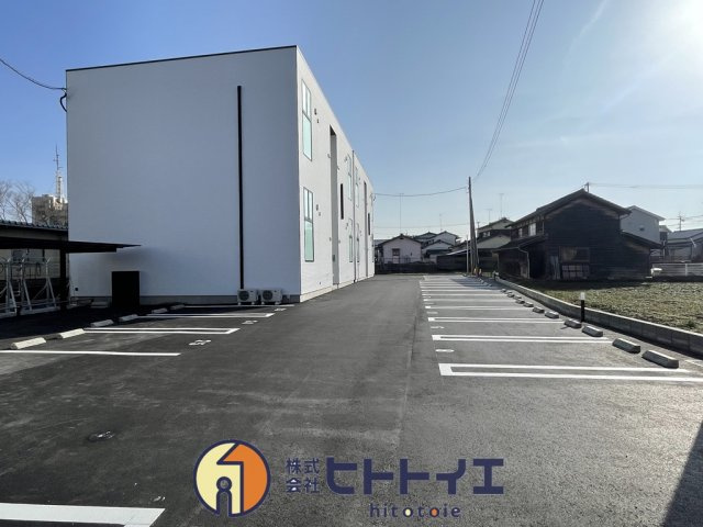 RENATUS CALERO(リナトゥス カレロ)の駐車場|ゆったり駐車場