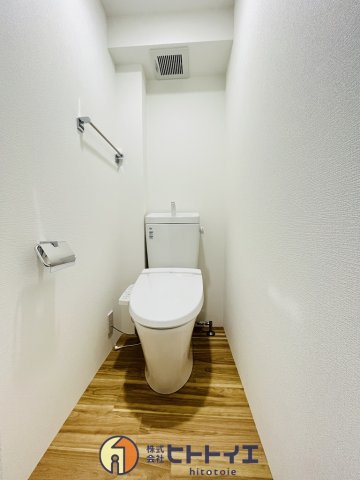 RENATUS CALERO(リナトゥス カレロ)のトイレ|落ち着いた色調のトイレです
