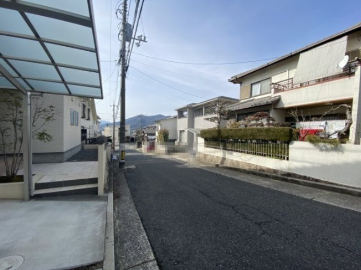 中古戸建　毘沙門台３丁目の前面道路含む現地写真