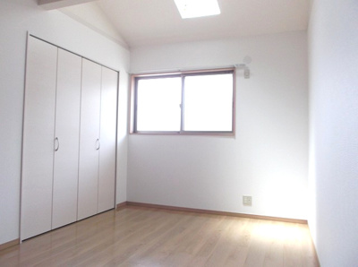 【洋室】 | ヴィヴァーチェ | ２F北側洋室