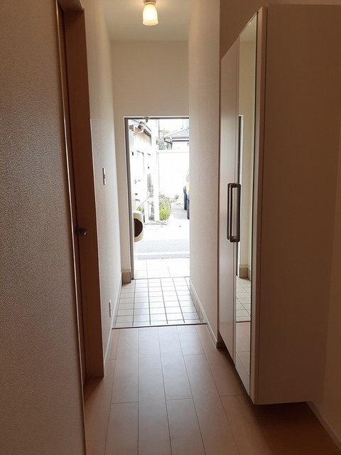 イーストブリーズの玄関