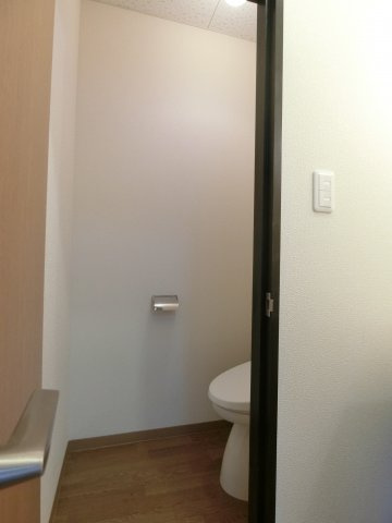 パルディアBのトイレ|イメージB203号室の写真（反転あり）