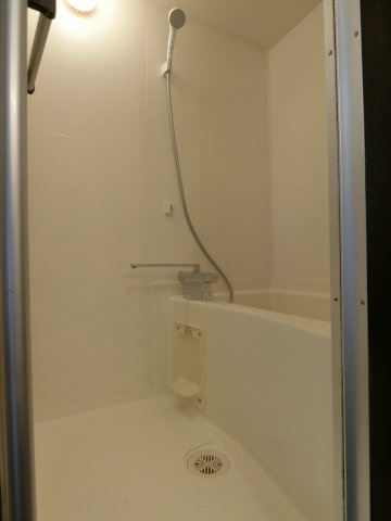 パルディアBの浴室|イメージB203号室の写真（反転あり）