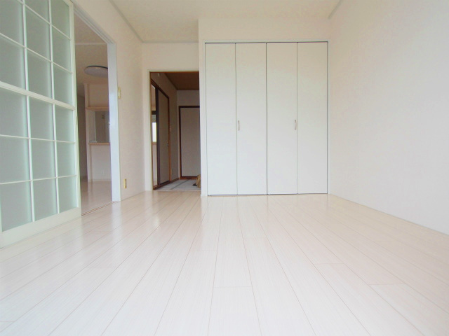 サニーハイム洋光 A棟の洋室