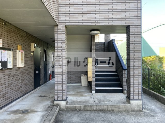 アンプルールフェールREALIF(リアライフ)のエントランス|アンプルールフェールリアライフ（エントランス）