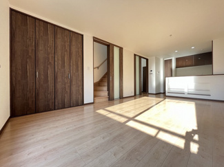 【居間・リビング】 | 花園西町2丁目　中古戸建