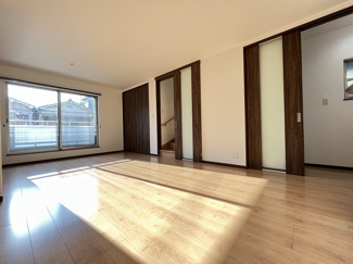 【居間・リビング】 | 花園西町2丁目　中古戸建