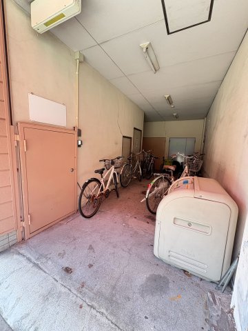 ライフ東埜の駐車場