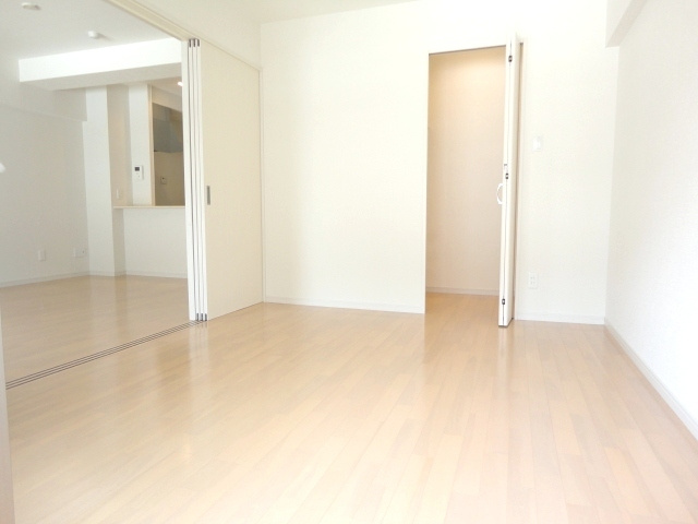 ケープラスの内装|明るい室内です