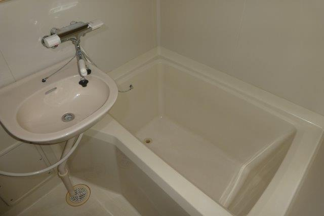 エルディム倉敷Aの浴室