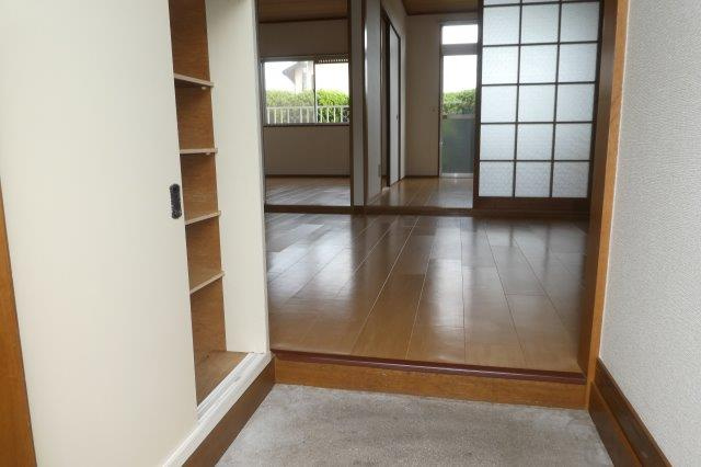 エルディム倉敷Aの玄関