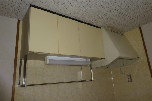 エルディム倉敷Aのキッチン|キッチン上収納