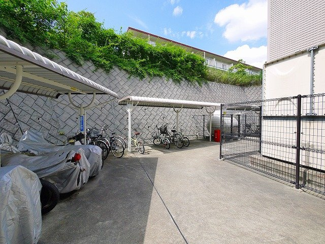 セレーノ東生駒Ｂ棟のその他共用部分|駐輪場です