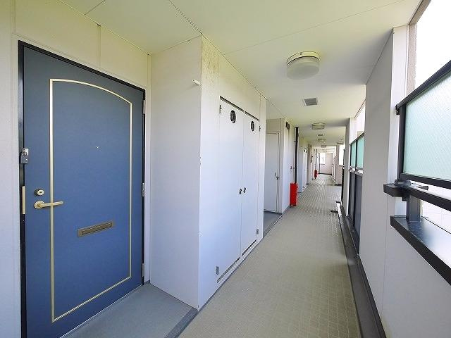 セレーノ東生駒Ｂ棟のエントランス|毎日通るエントランスはこのようになっています