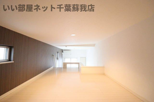 グランパレス蘇我の寝室|開放的な寝室です