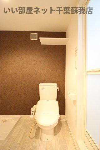 グランパレス蘇我のトイレ|落ち着いた色調のトイレです