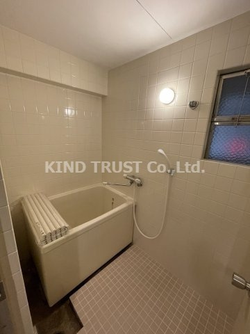 山本興産ビルの浴室|きれいなお風呂です