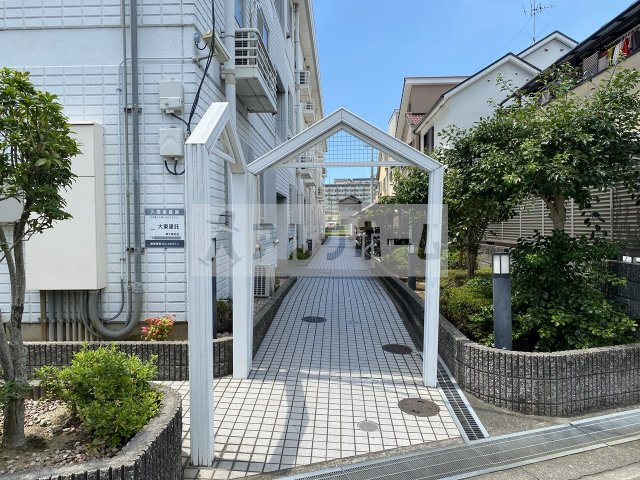 シャイニング壱番館のエントランス