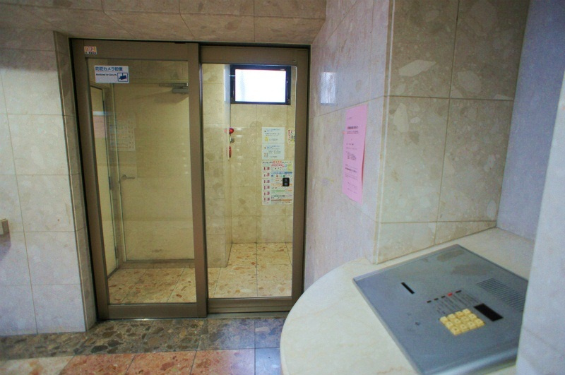 FLEX久留米駅前【キャッシュバック対象】のエントランス|ゆとりのあるエントランスです