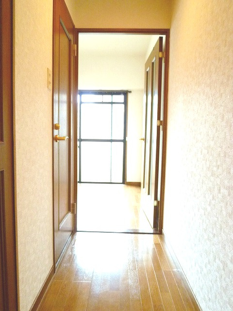 FLEX久留米駅前【キャッシュバック対象】の玄関|収納もある玄関です