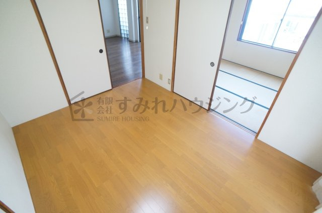 サンハイツ坂末の洋室