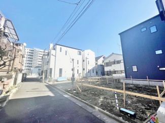 【前面道路含む現地写真】