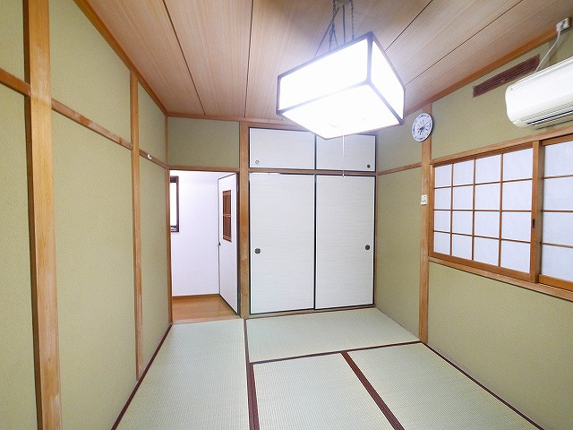 二名３丁目貸家の和室|和室ならではの温かな和の空間で寛ぎの時間を過ごせます