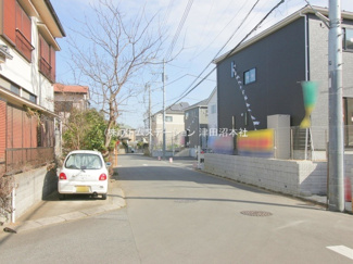 【前面道路含む現地写真】