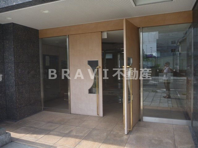KAISEI本町東（カイセイ本町東）　BRAVI不動産のエントランス|【KAISEI本町東】ゆとりのあるエントランスです
