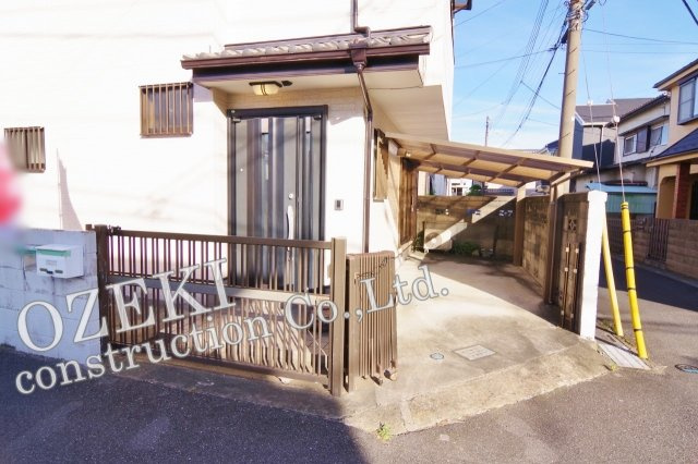 越谷市赤山町中古戸建ての駐車場