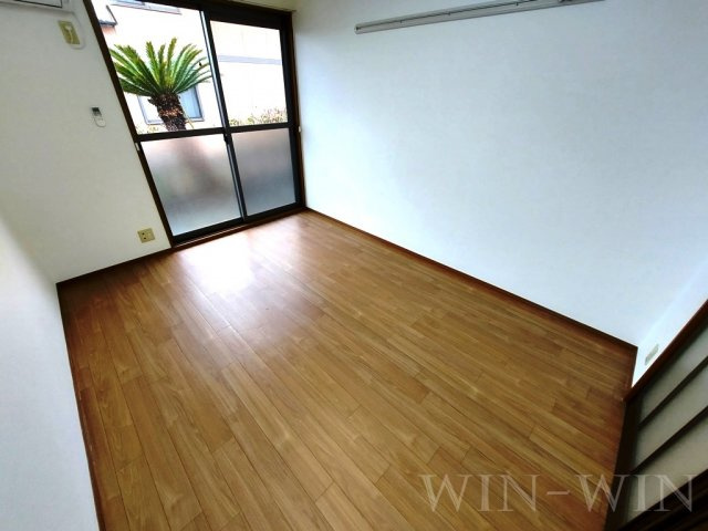 iホームTOWN 弐番館の居間・リビング