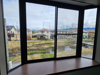 【展望】 | WINS 弐番館 | 目の前に川が流れています。遠くには国宝・彦根城も見えますよ！
