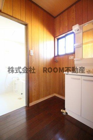 ひかり住宅の洗面所|脱衣スペースもあります