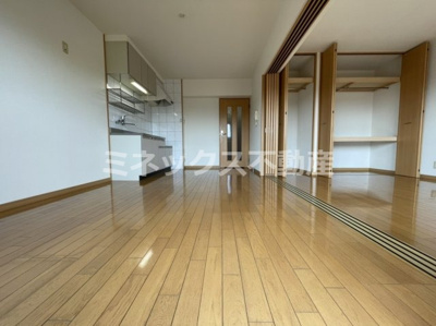 【居間・リビング】 | フェニックスマンションB | 同タイプのお部屋の写真。現況を優先します。