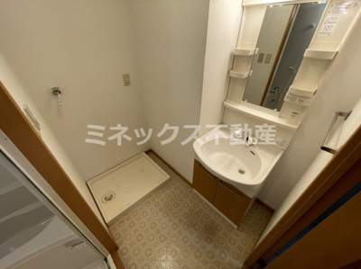 【独立洗面台】 | フェニックスマンションB | 同タイプのお部屋の写真。現況を優先します。